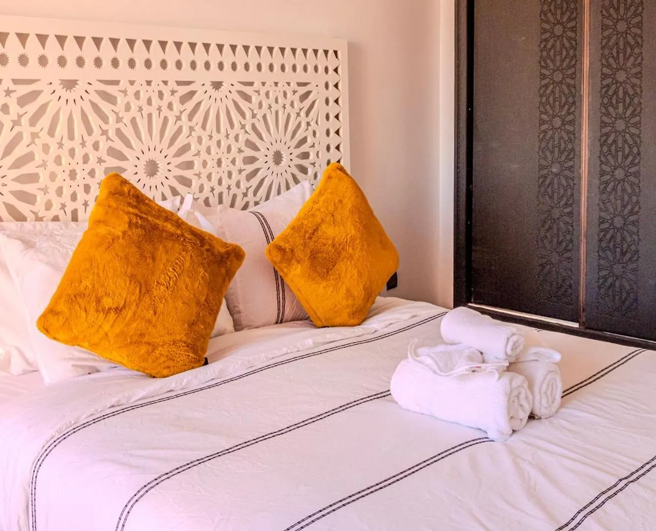 Luxury Villa With Pool, Garden & Gated Security Marrakesch 0*,  Marokko