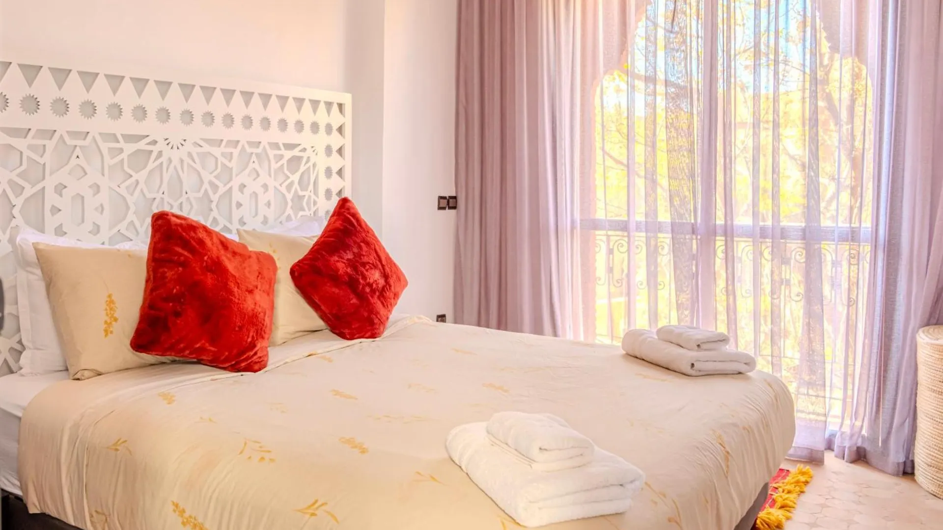 Luxury Villa With Pool, Garden & Gated Security Marrakesch
