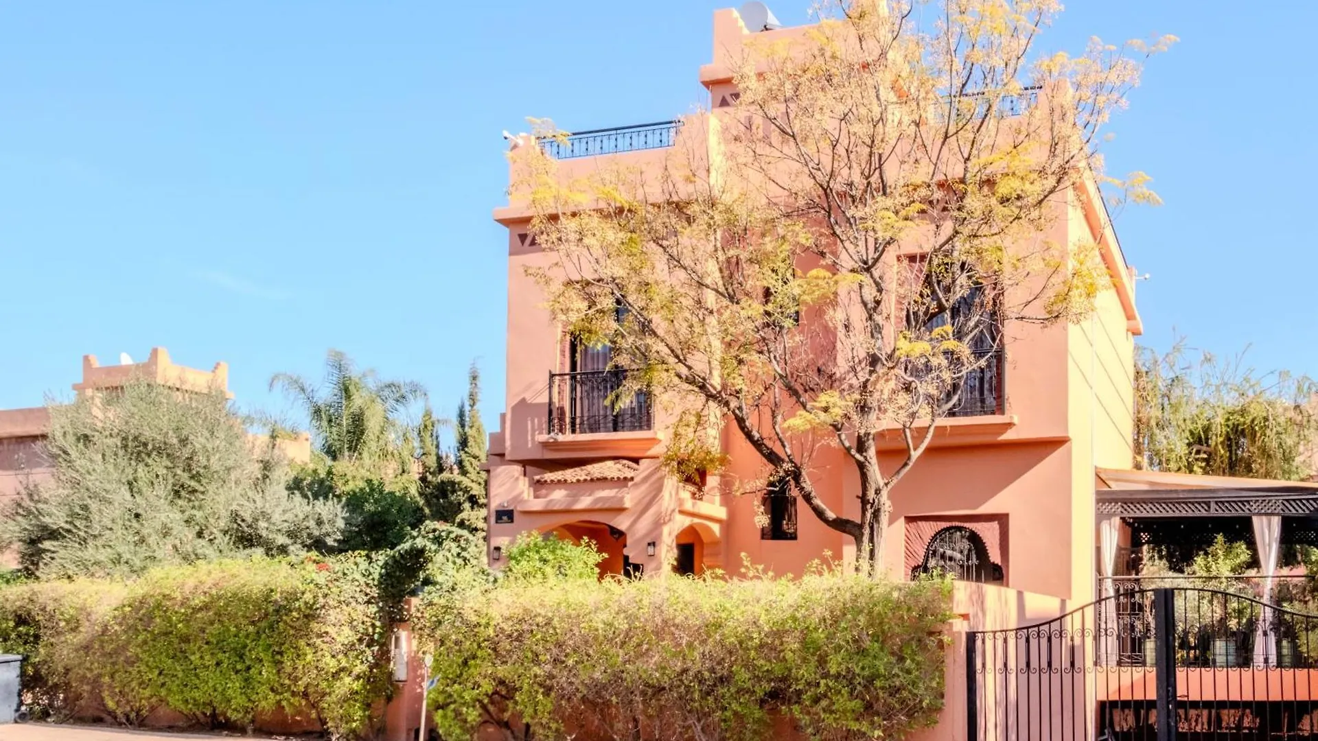 Luxury Villa With Pool, Garden & Gated Security Marrakesch