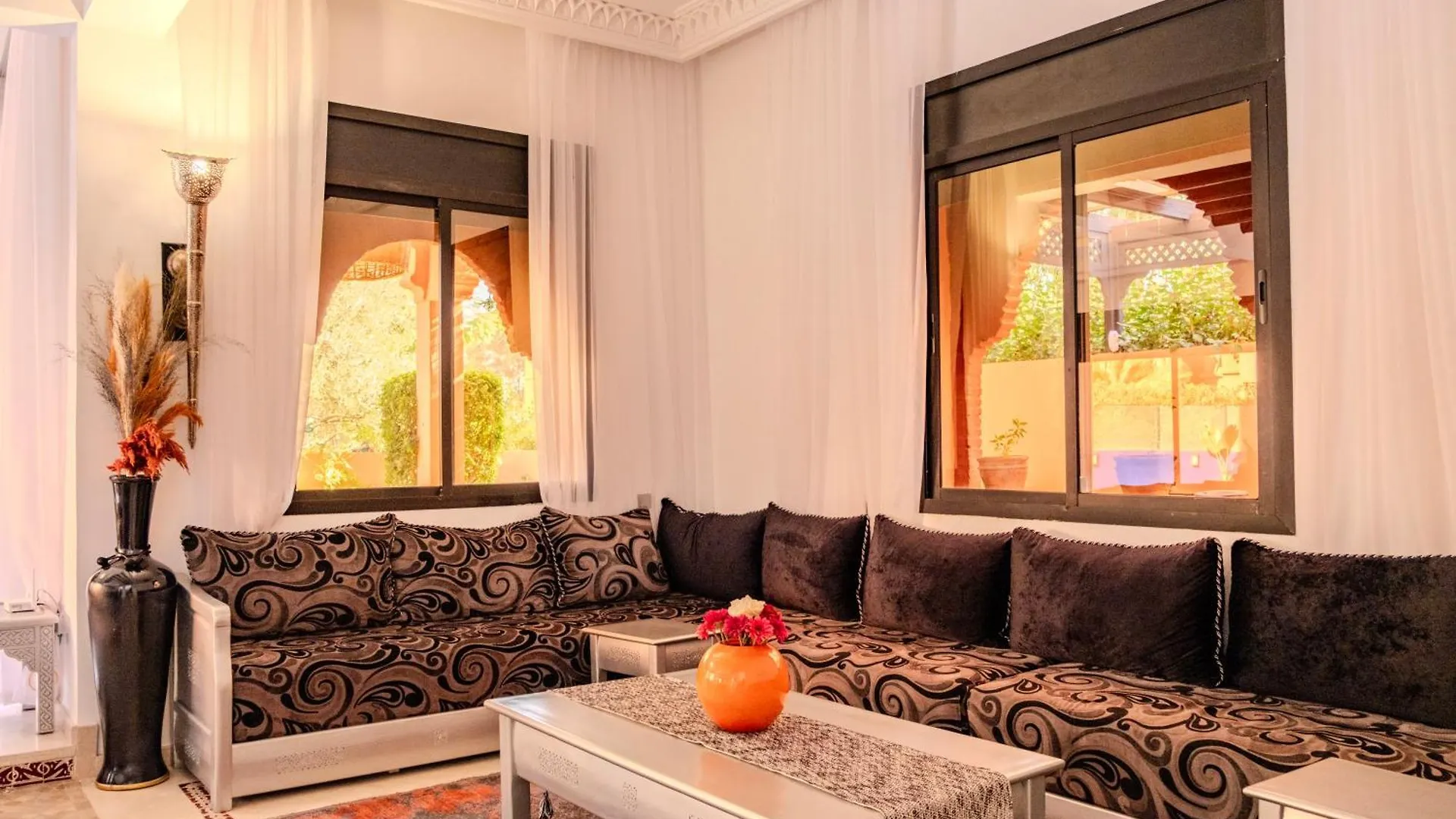 Luxury Villa With Pool, Garden & Gated Security Marrakesch 0*,