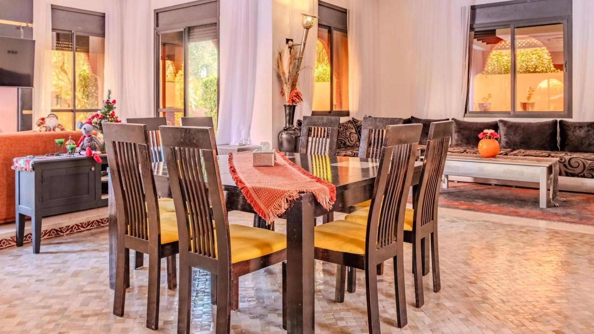 Luxury Villa With Pool, Garden & Gated Security Marrakesch 0*,  Marokko