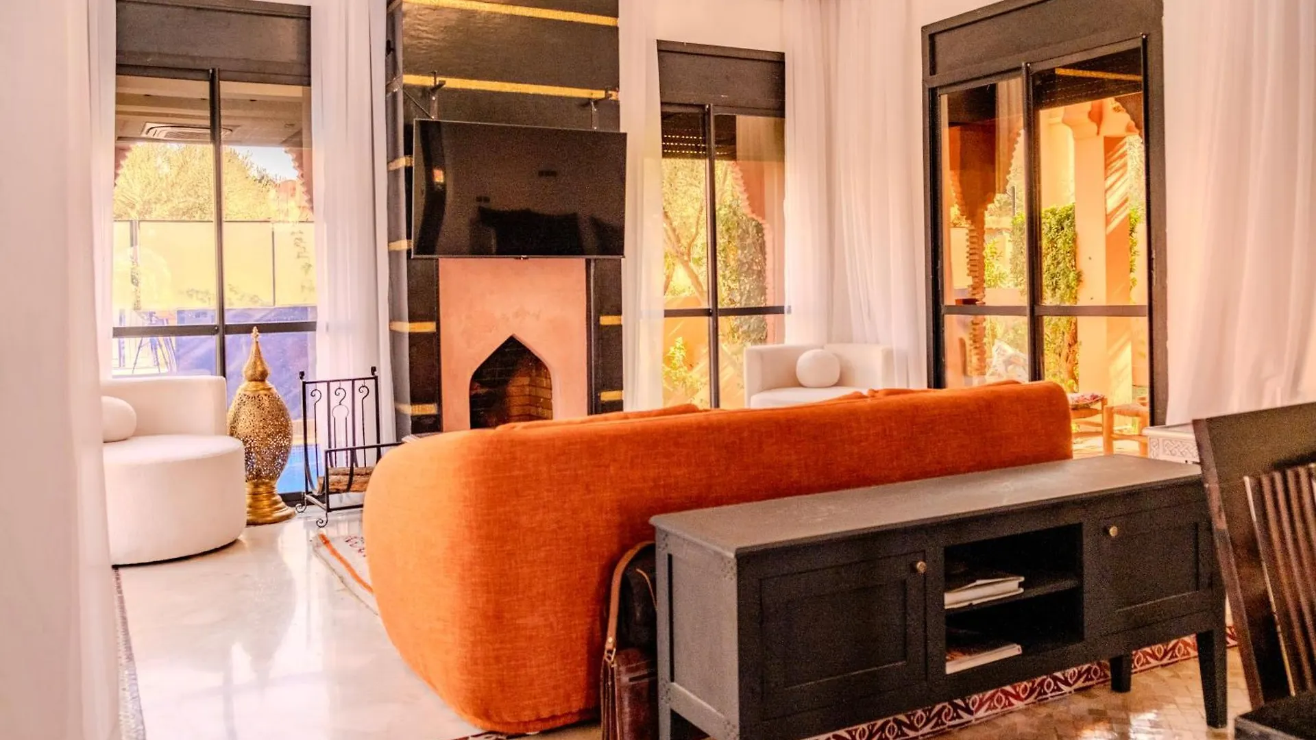 Luxury Villa With Pool, Garden & Gated Security Marrakesch 0*,